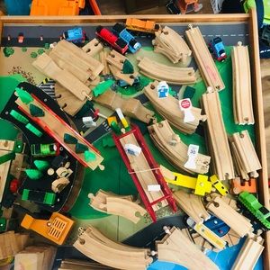 Thomas & Freinds table, train tracks, brigades.